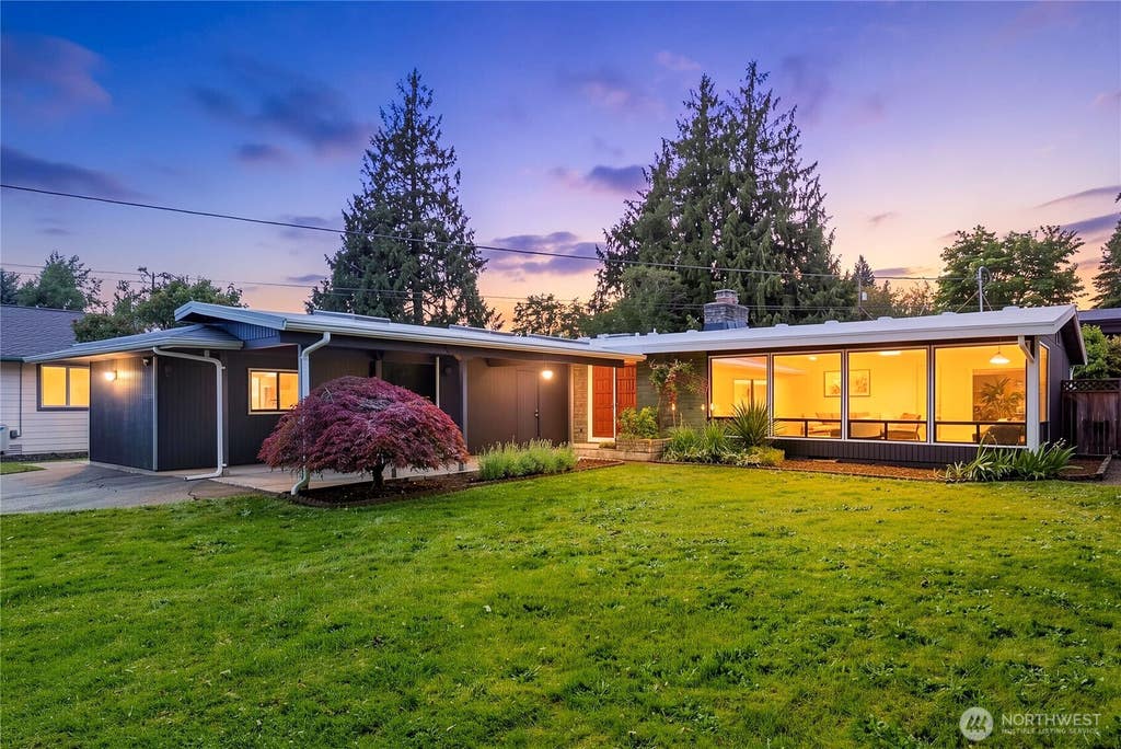 Photo of 4215 189th Place SW, Lynnwood, WA 98036 (MLS # 2535355)