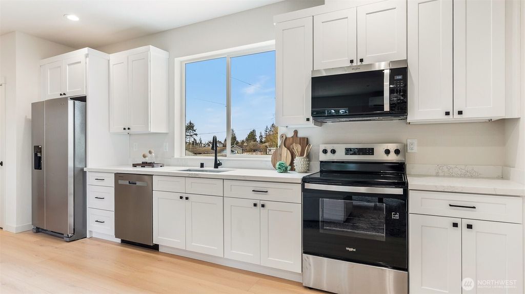 Photo of 225 106th Street SW #A4, Everett, WA 98204 (MLS # 2486176)