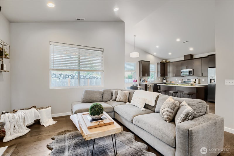 11106 14 Place SE