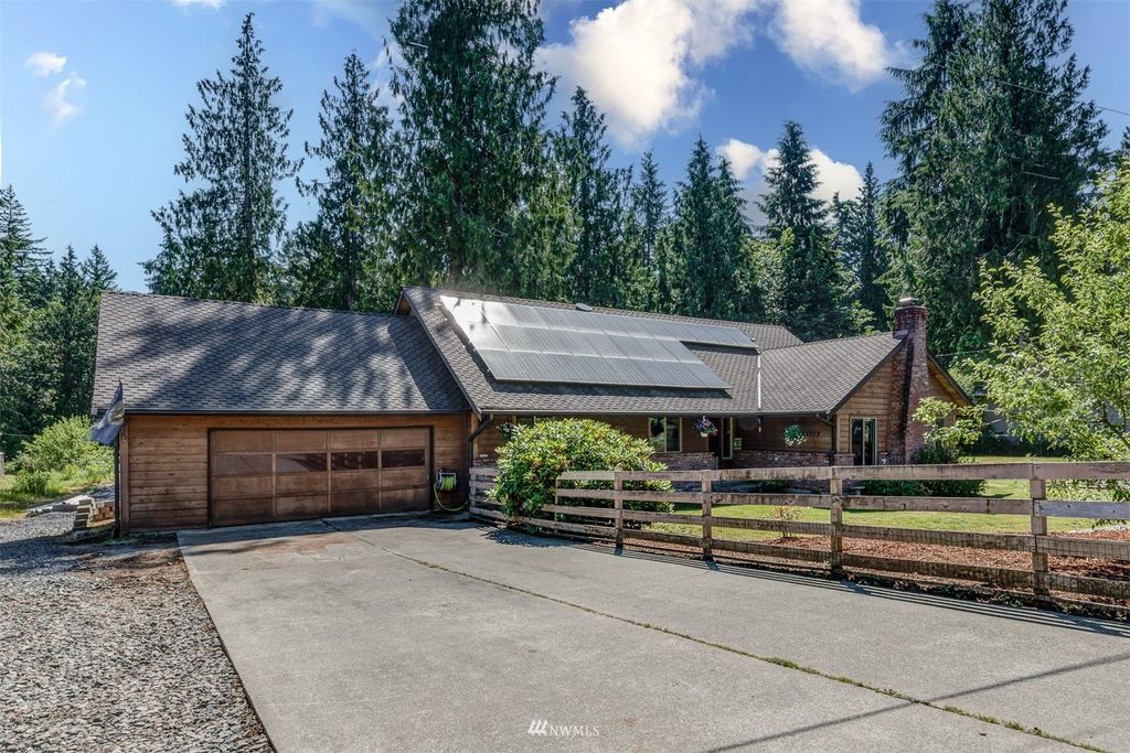 Photo of 13112 12th Street SE, Lake Stevens, WA 98258 (MLS # 1961896)