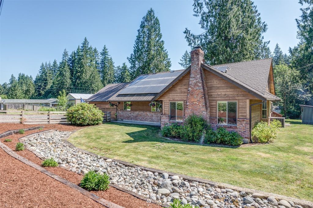 Photo of 13112 12th Street SE, Lake Stevens, WA 98258 (MLS # 1961896)