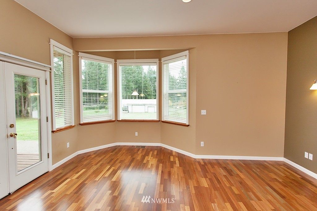listing image 9366481740791965403