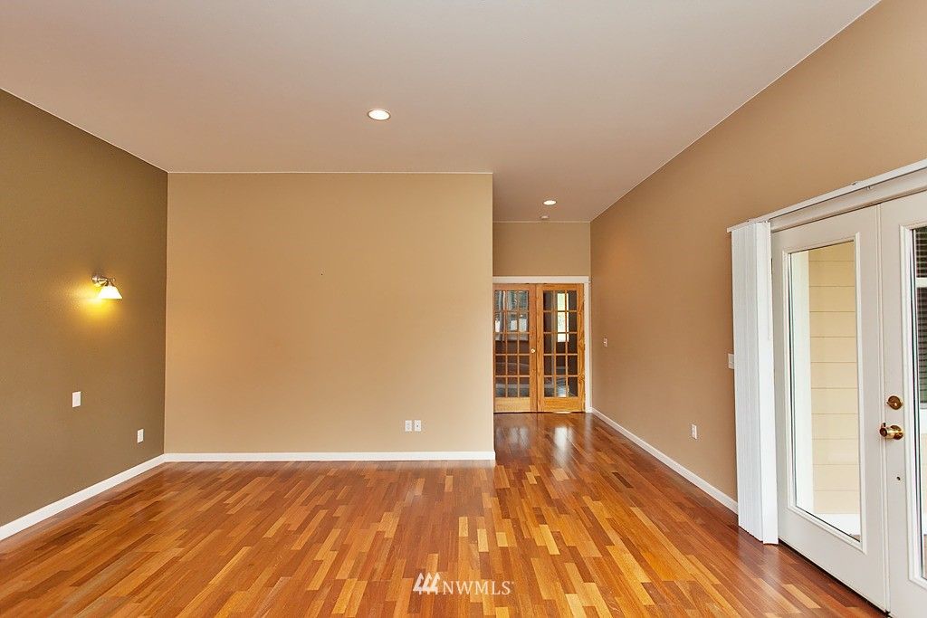 listing image 9366246321947494665