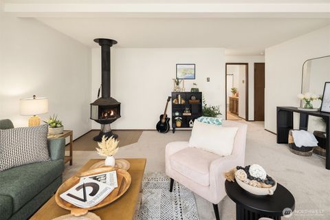 Photo of 1612 33rd Street #104, Everett, WA 98201 (MLS # 2500488)