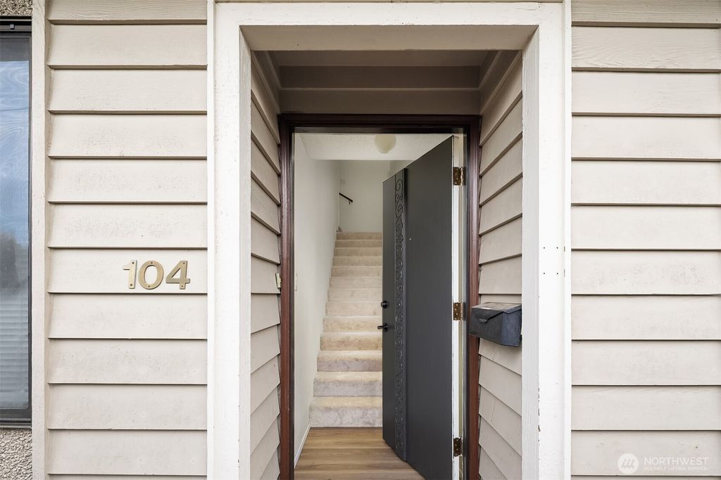 Photo of 1612 33rd Street #104, Everett, WA 98201 (MLS # 2500488)