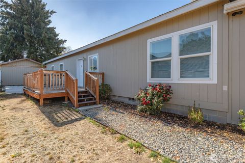 Photo of 281 Terminal Avenue, Wenatchee, WA 98801 (MLS # 2444996)