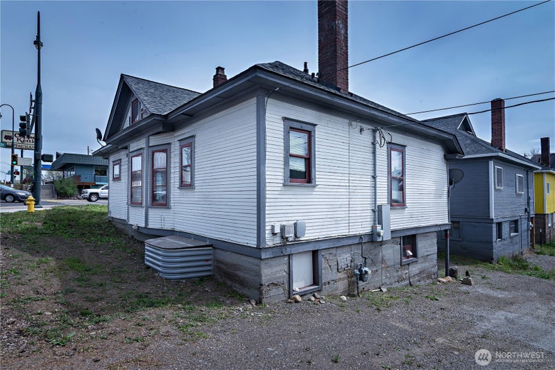 711 N Water Street