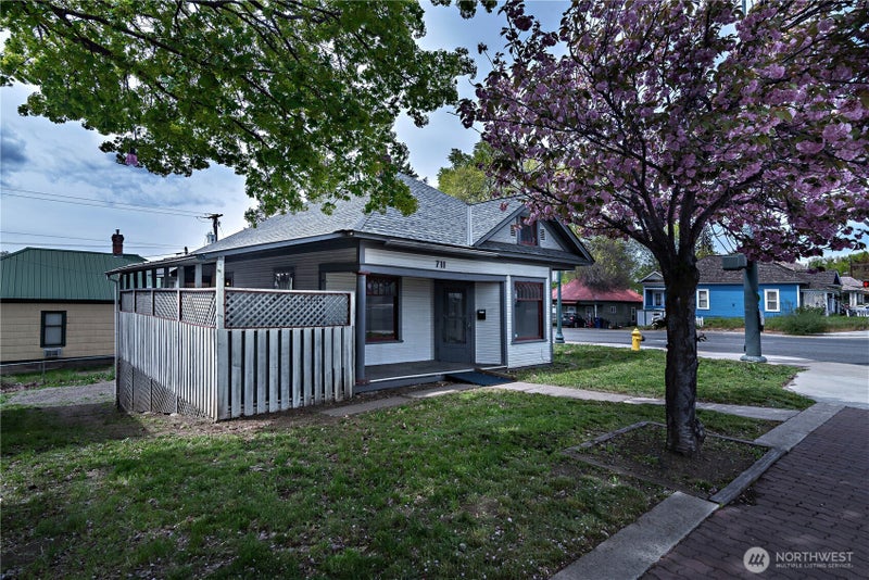 711 N Water Street