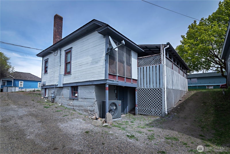 711 N Water Street