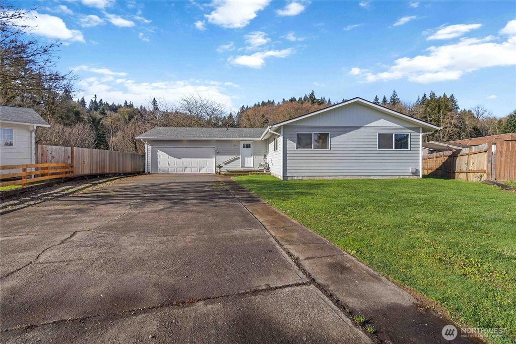 Photo of 119 Monterey Drive, Kelso, WA 98626 (MLS # 2477010)