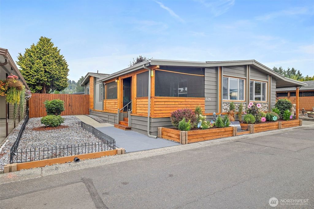 Photo of 1402 22nd Street NE #126, Auburn, WA 98002 (MLS # 2427908)