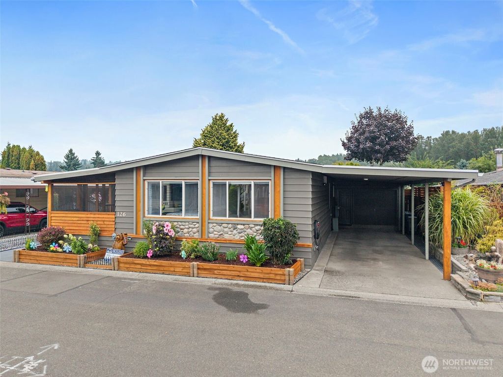 Photo of 1402 22nd Street NE #126, Auburn, WA 98002 (MLS # 2427908)