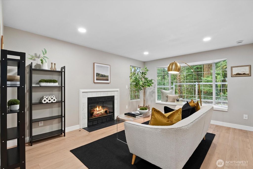 Photo of 13514 NE 89th Court, Redmond, WA 98052 (MLS # 2496081)