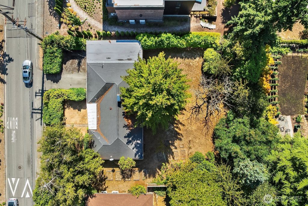 Photo of 4047 86th Avenue SE, Mercer Island, WA 98040 (MLS # 2433991)