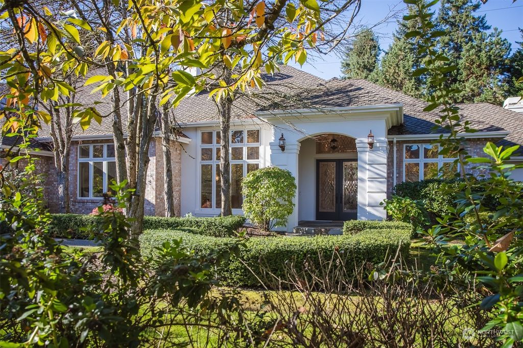 Photo of 5721 125th Lane NE, Kirkland, WA 98033 (MLS # 2176979)