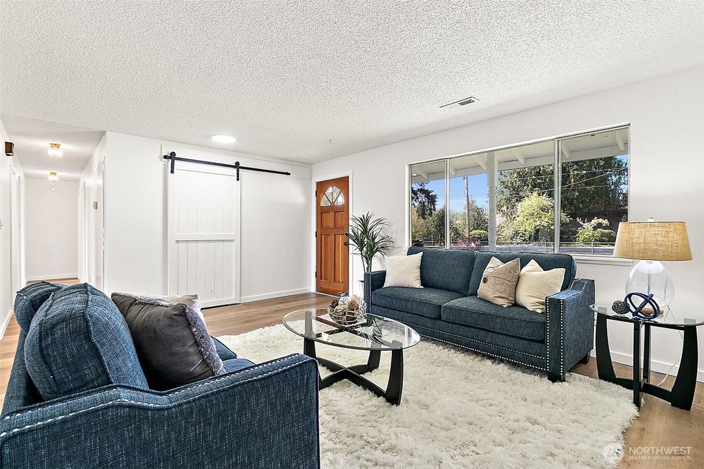 Photo of 21210 184th Avenue SE, Renton, WA 98058 (MLS # 2365836)