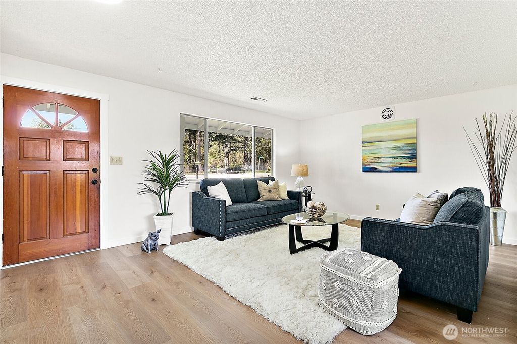 Photo of 21210 184th Avenue SE, Renton, WA 98058 (MLS # 2365836)