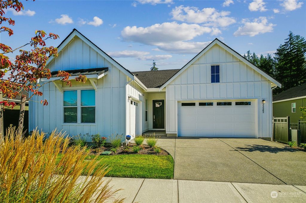 Photo of 33262 Liberty Avenue SE, Black Diamond, WA 98010 (MLS # 2295407)