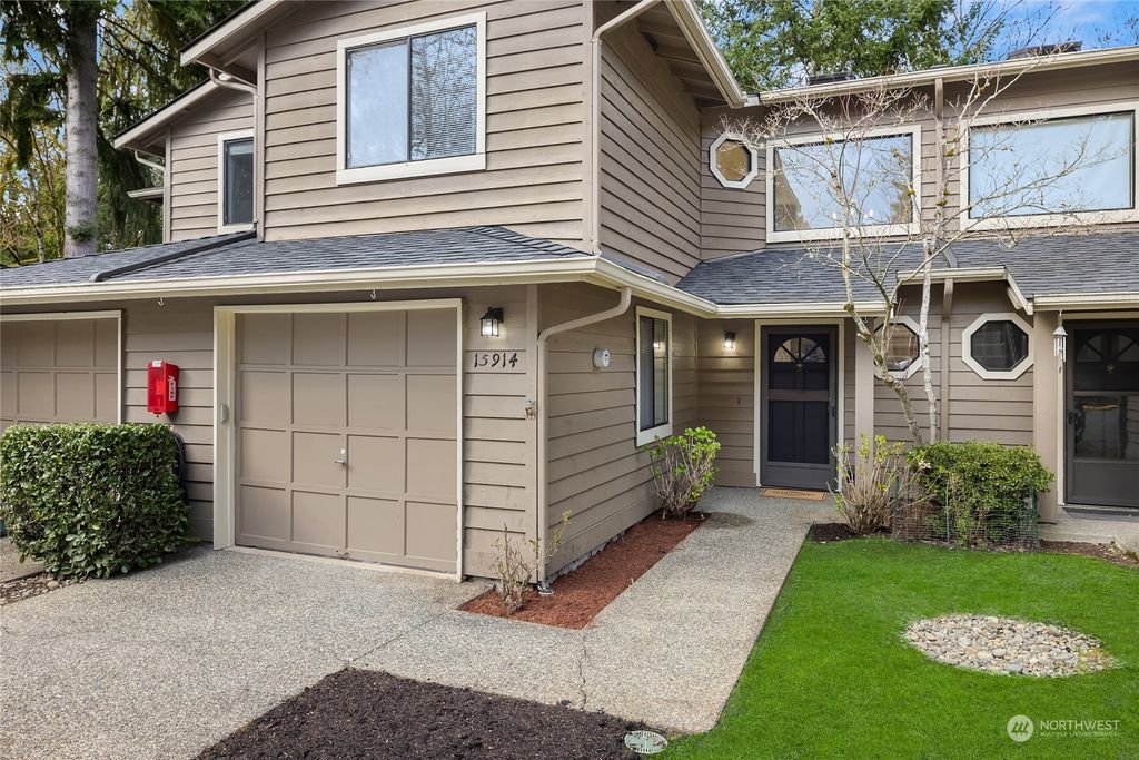 Photo of 15914 NE 42nd Street #19B, Redmond, WA 98052 (MLS # 2210172)