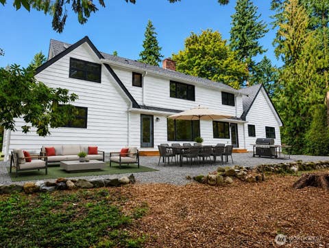 Photo of 25413 SE Mirrormont Drive, Issaquah, WA 98027 (MLS # 2563728)