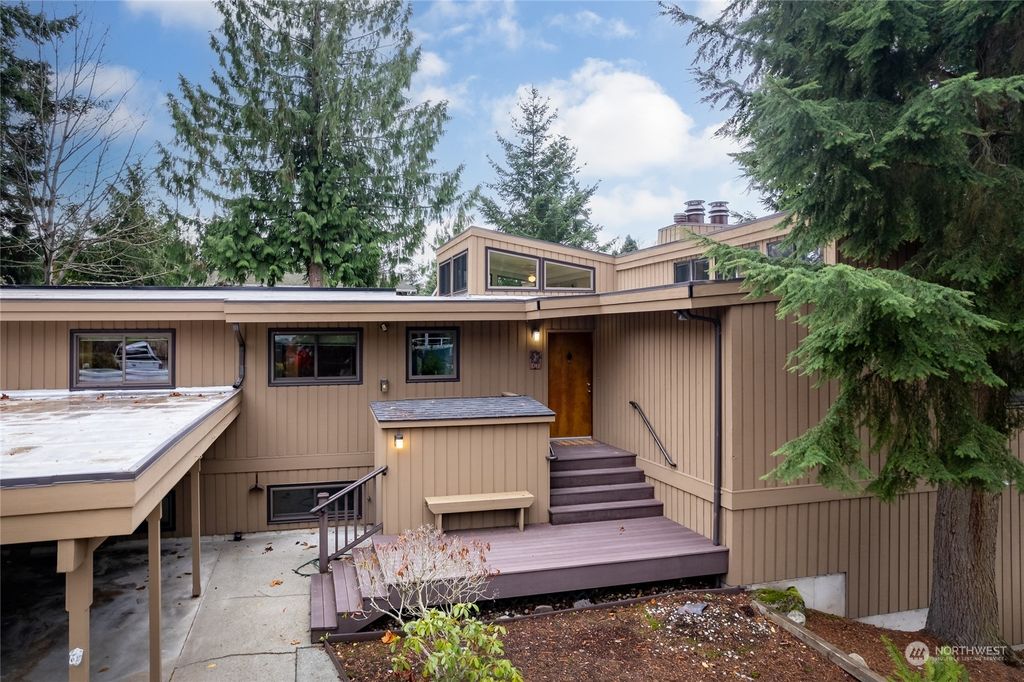 Photo of 413 SW 197th Street, Normandy Park, WA 98166 (MLS # 2312558)