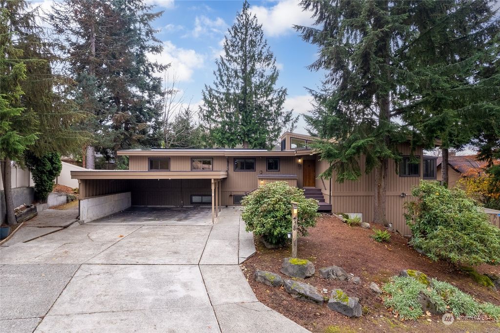 Photo of 413 SW 197th Street, Normandy Park, WA 98166 (MLS # 2312558)