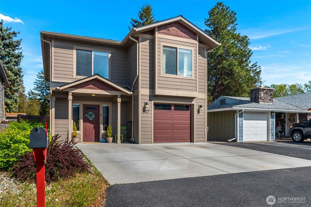 Photo of 307 Chapel Street, Cashmere, WA 98815 (MLS # 2510244)