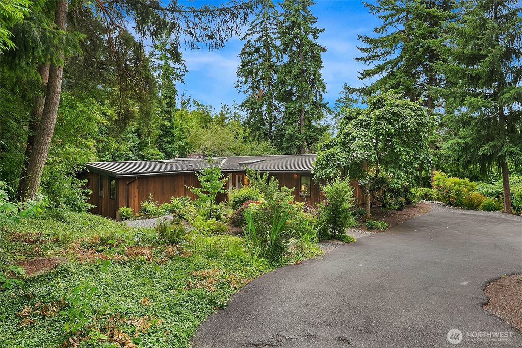 Photo of 13633 SE 1st Street, Bellevue, WA 98005 (MLS # 2401343)