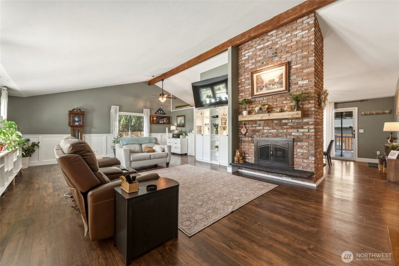 353 SE Highland Park Drive
