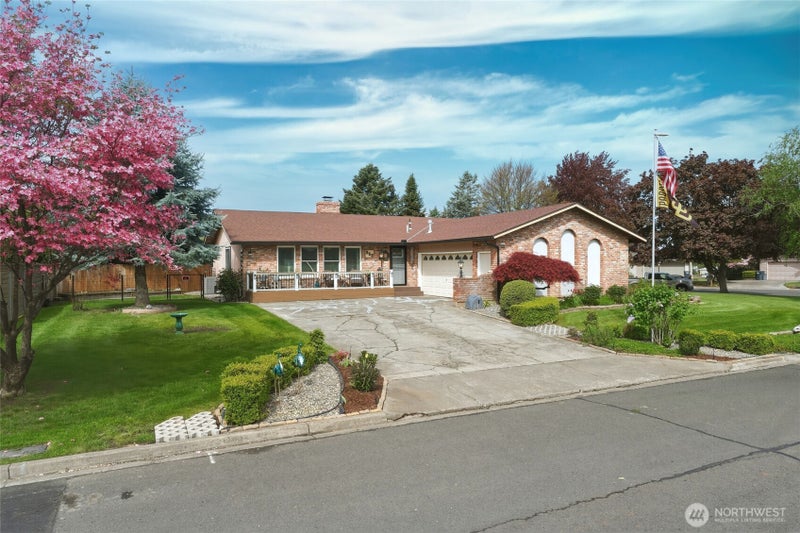 353 SE Highland Park Drive
