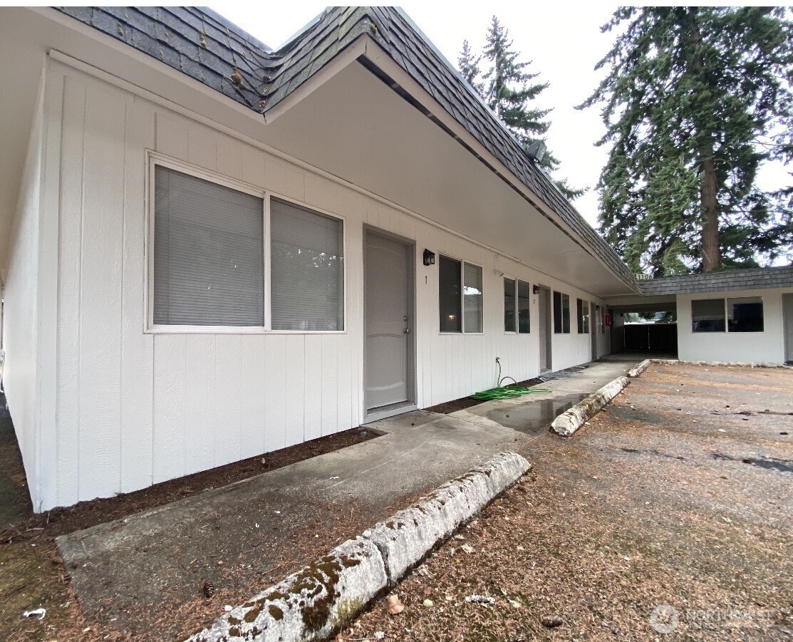 1106 Neil Street NE