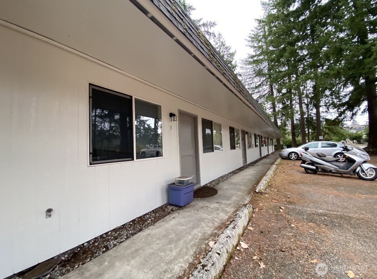 1106 Neil Street NE