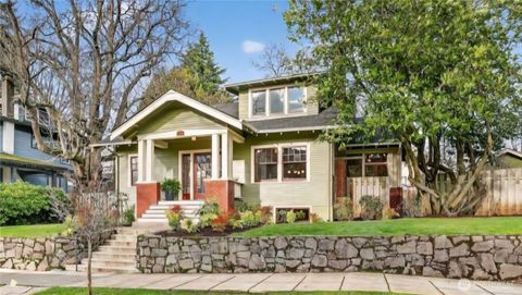 Photo of 110 W 28th Street, Vancouver, WA 98660 (MLS # 2470964)