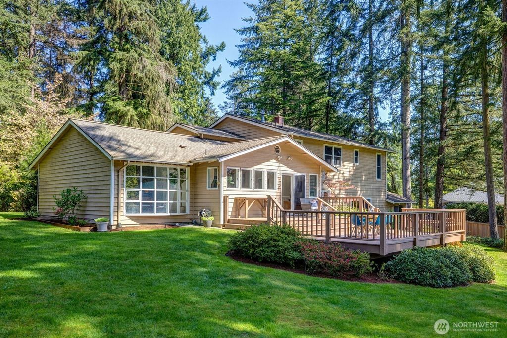 Photo of 4601 140th Avenue NE, Bellevue, WA 98005 (MLS # 2364366)