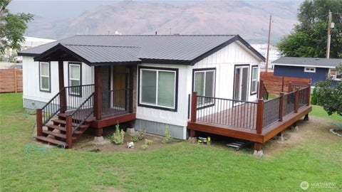 Photo of 105 14th AVE AVE, Oroville, WA 98844 (MLS # 2573110)