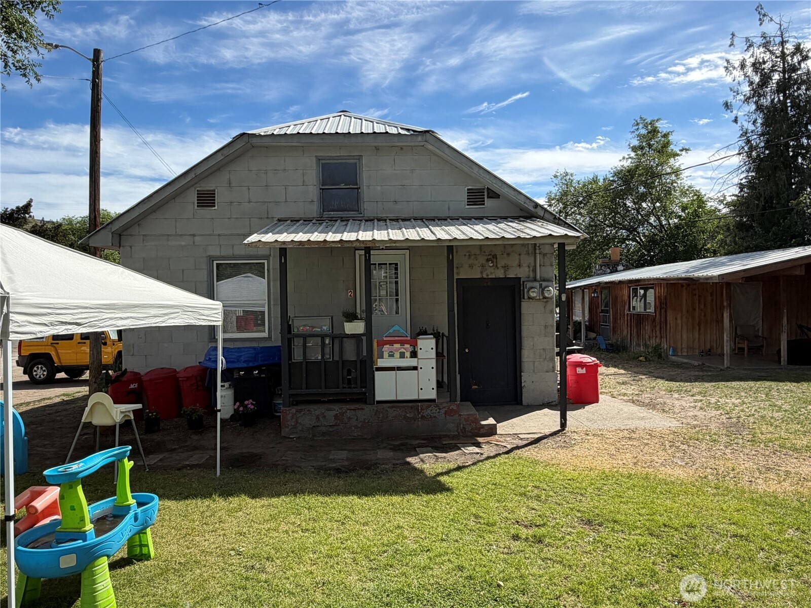 309 E 7th Street