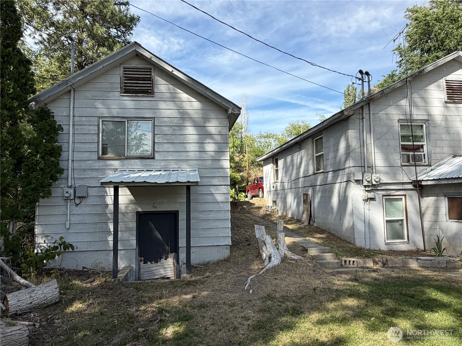 309 E 7th Street