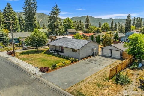 Photo of 137 W Center Street, Leavenworth, WA 98826 (MLS # 2553374)