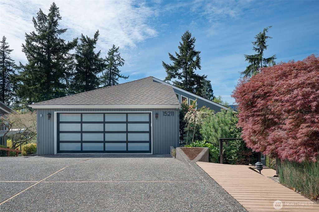 Photo of 15211 61st Place NE, Kenmore, WA 98028 (MLS # 2506397)