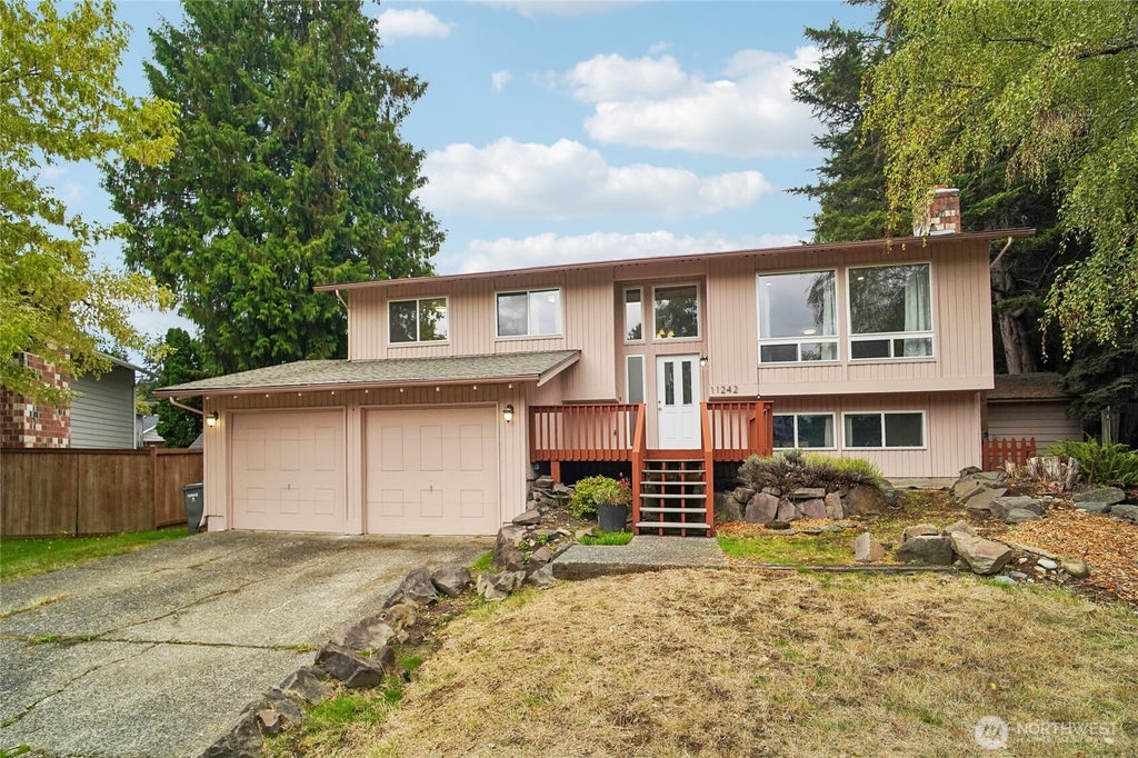 Photo of 11242 SE 321st Place, Auburn, WA 98092 (MLS # 2582571)