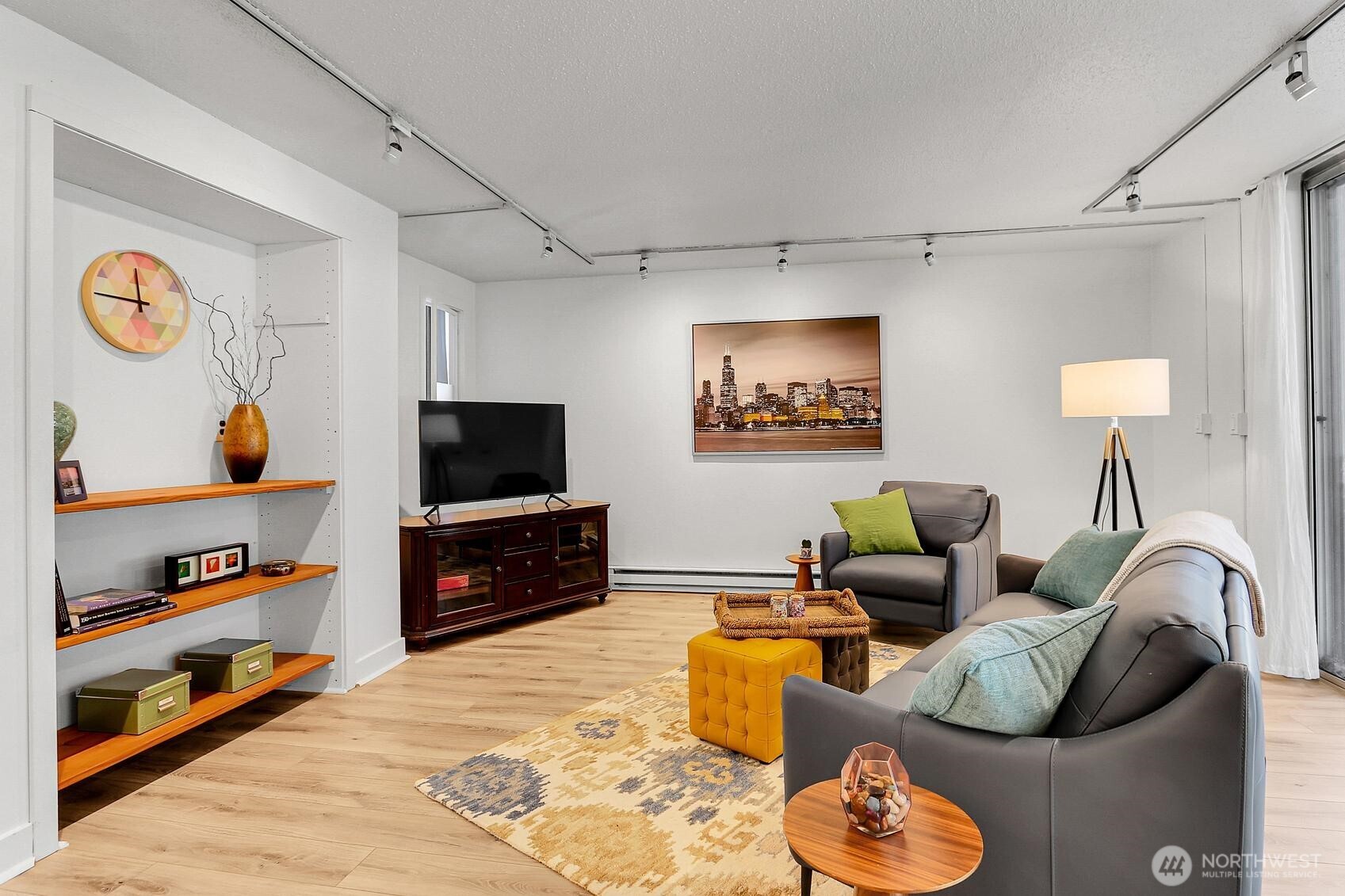 4540 8th Avenue NE 202