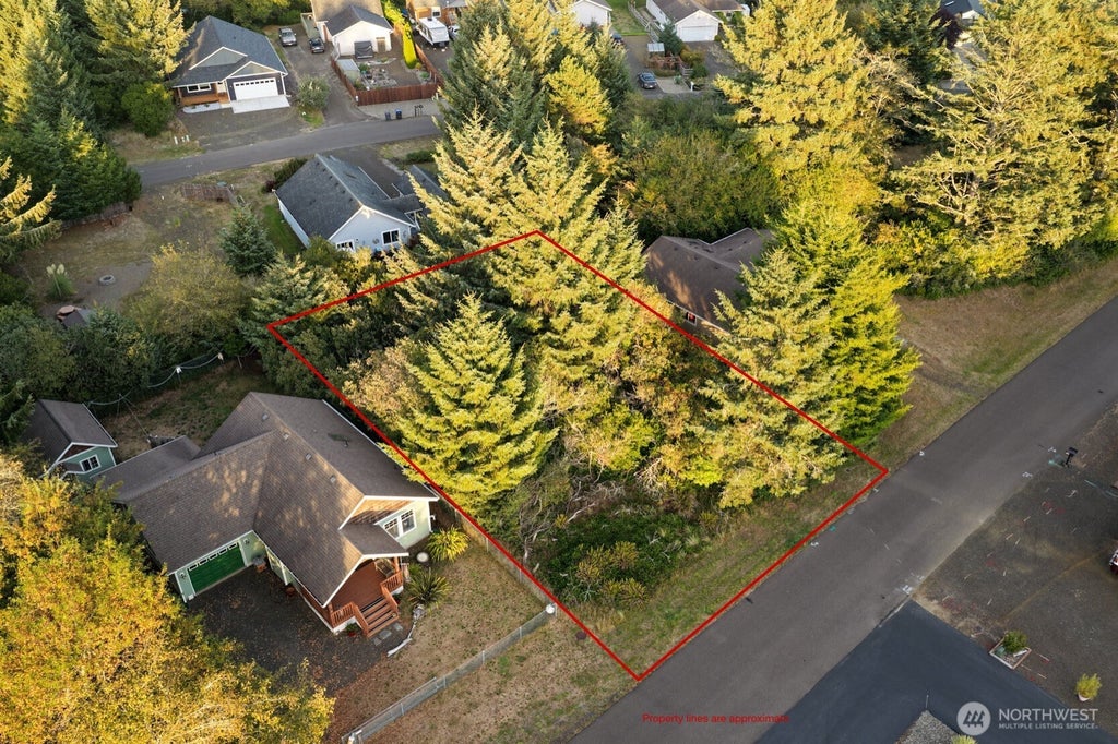 Photo of 668 Island Circle SE, Ocean Shores, WA 98569 (MLS # 2587873)