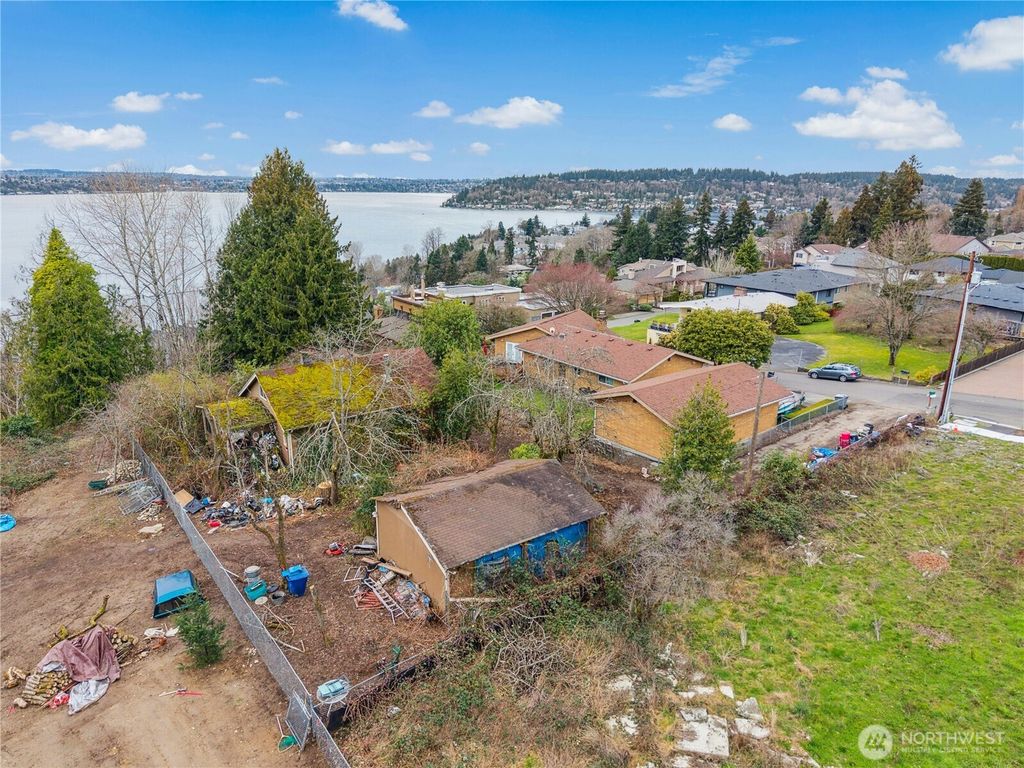 Photo of 1409 N 24th Street, Renton, WA 98056 (MLS # 2355384)