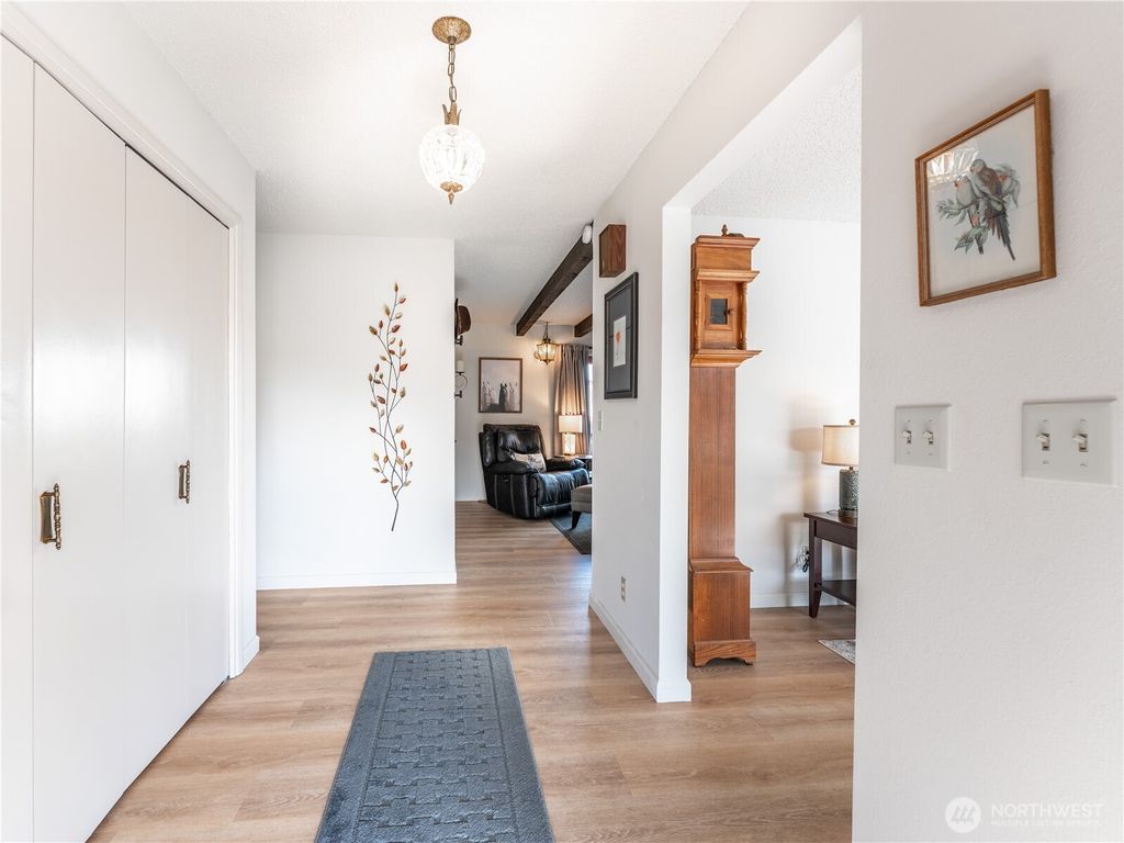 Photo of 934 Stevens Street, Wenatchee, WA 98801 (MLS # 2484371)