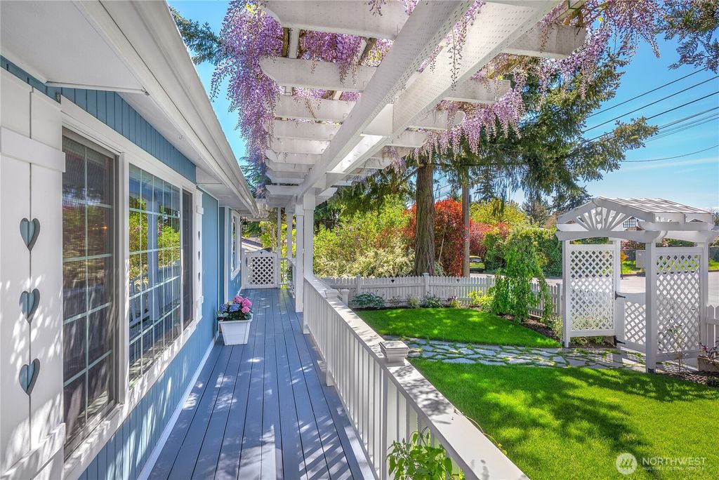 Photo of 11600 3rd Avenue NE, Seattle, WA 98125 (MLS # 2366899)