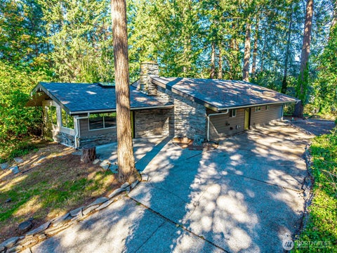 Photo of 2322 4th Avenue W, Olympia, WA 98502 (MLS # 2593712)