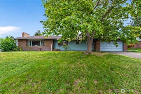 Photo of 1605 N Ashland Avenue, East Wenatchee, WA 98802 (MLS # 2574922)