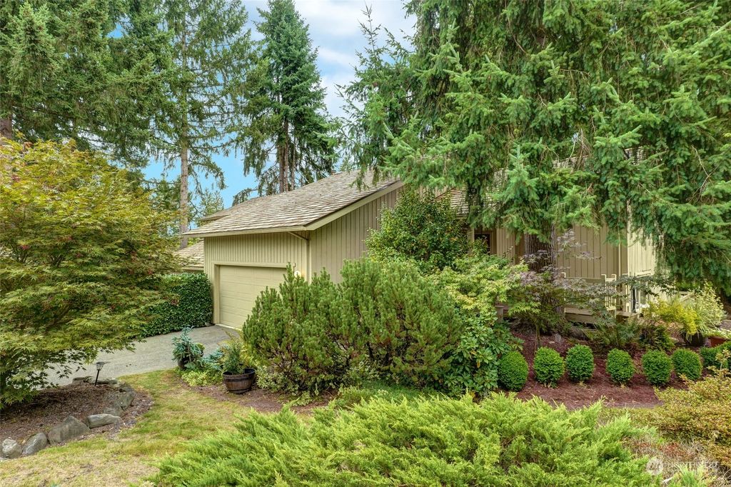 Photo of 6408 158th Place NE, Redmond, WA 98052 (MLS # 2160829)