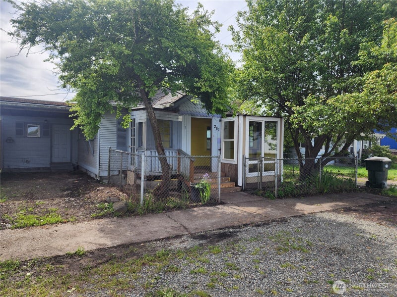 241 SW 10th Street