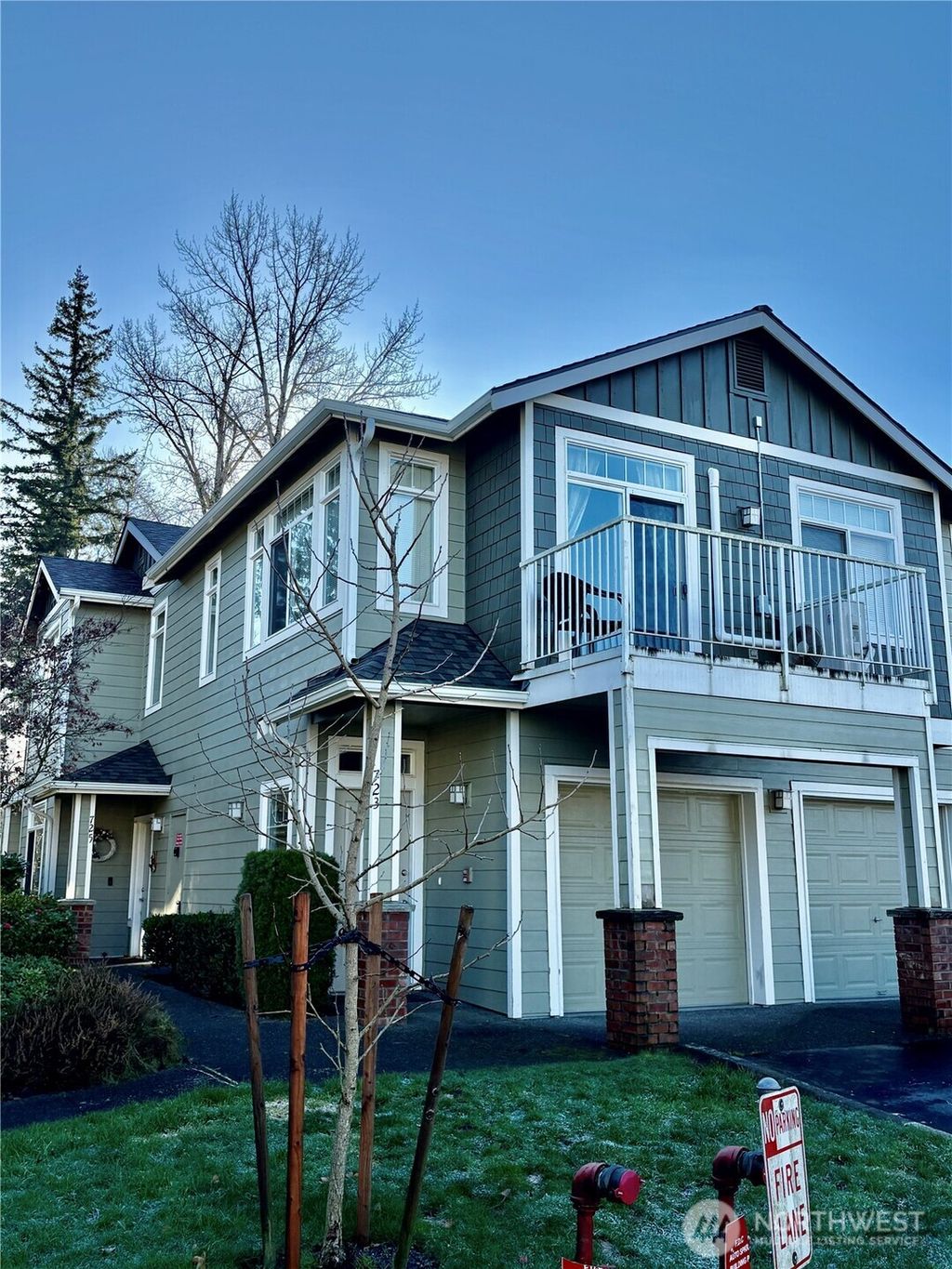 Photo of 723 241st Lane SE, Sammamish, WA 98074 (MLS # 2464336)